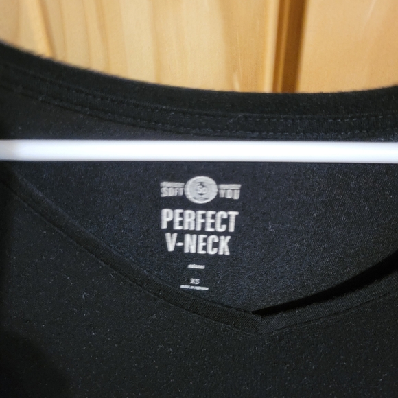 Vneck black top - Picture 2 of 2